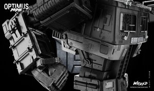 extracted_011823 Wicked - Optimus Prime Sculpture 011.jpg