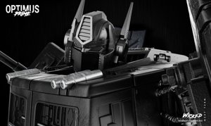extracted_011823 Wicked - Optimus Prime Sculpture 025.jpg