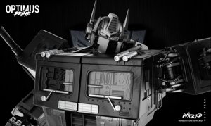 extracted_011823 Wicked - Optimus Prime Sculpture 04.jpg