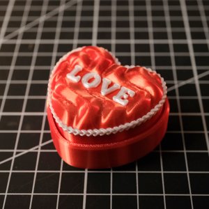 extracted_06.Valentine Heart Clicker Giftbox Set_1x1.jpg