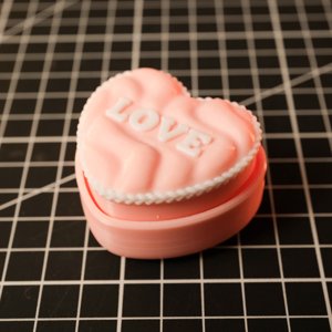 extracted_07.Valentine Heart Clicker Giftbox Set_1x1.jpg