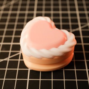 extracted_08.Valentine Heart Clicker Giftbox Set_1x1.jpg
