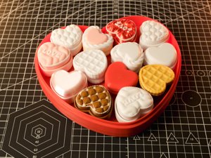 extracted_31.Valentine Heart Clicker Giftbox Set_4x3.jpg