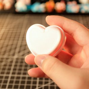 extracted_10.Valentine Heart Clicker Giftbox Set_1x1_1.jpg