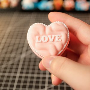 extracted_11.Valentine Heart Clicker Giftbox Set_1x1_1.jpg