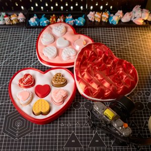 extracted_17.Valentine Heart Clicker Giftbox Set_1x1_1.jpg