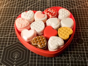 extracted_31.Valentine Heart Clicker Giftbox Set_4x3_1.jpg
