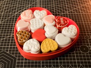 extracted_32.Valentine Heart Clicker Giftbox Set_4x3_1.jpg